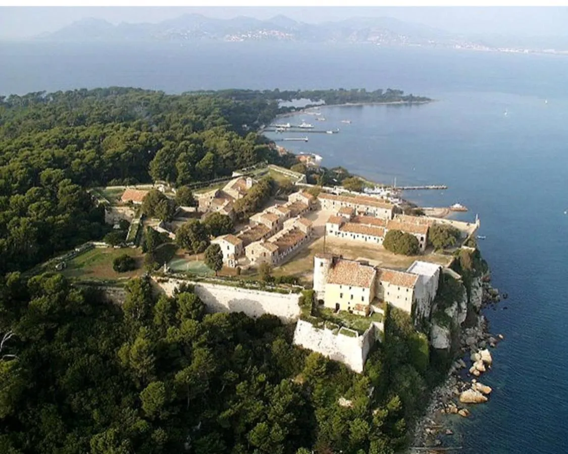 Apartment Stunning 1 Bedroom 3 Pers Residence Cannes Suquet Vieux Port Croisette 1 Mn By Olam Properties France